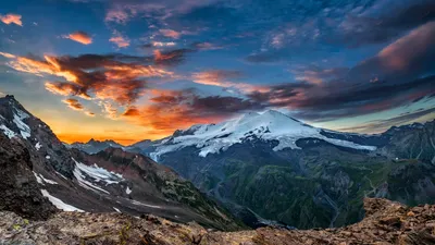 Climb Elbrus from the North - Mountain Guide
