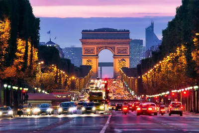 Romantic France - Елисейские поля Шанз-Элизе — центральная улица Парижа,  одна из самых красивых, зеленых и известных в городе. Тянется по  центральной части французской столицы почти на 2 км. Елисейские поля  традиционно