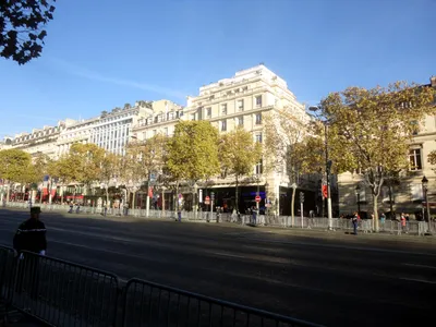 Елисейские Поля (Аvenue des Champs-Elysees) в Париже