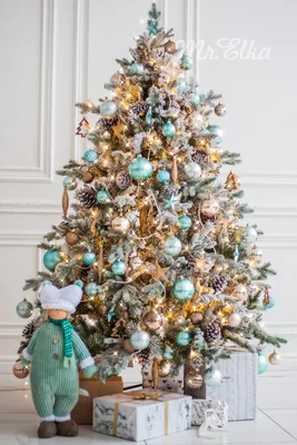Сверкающая новогодняя елка с подарками, качественные новогодние обои для  рабочего стола, картинки, фото 1920x1200