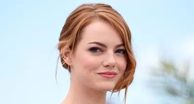 Emma Stone Shows Off Hair Transformation - New Blonde Bob