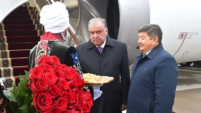 Президент... - Президент Таджикистана Эмомали Рахмон