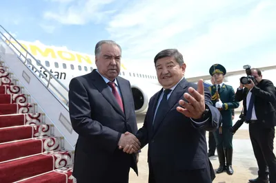 Президент Таджикистана Эмомали Рахмон прибыл с рабочим визитом в Азербайджан