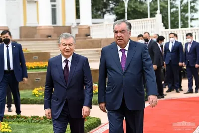 ФОТО - Президент Таджикистана Эмомали Рахмон прибыл в Кыргызскую Республику