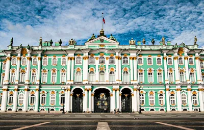 Официальную гостиницу Эрмитажа продают с молотка за 2,7 млрд рублей