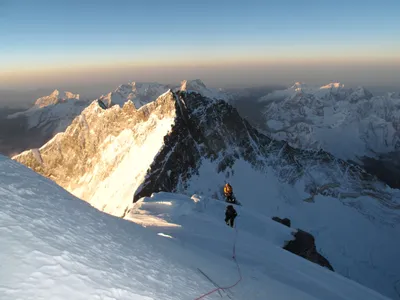 Пик горы Эверест на закате стоковое фото. изображение насчитывающей вечер -  133688216