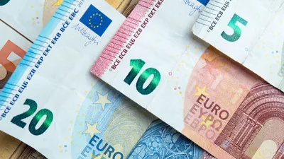 Курс евро поднялся выше 80 рублей впервые с апреля 2022 года Спектр