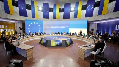 Amazon.com: \"Новая\" Великобритания и Евросоюз в современной мировой  политике: Европейские политические исследования (Russian Edition):  9783845474182: Валуев, Антон Вадимович: Books