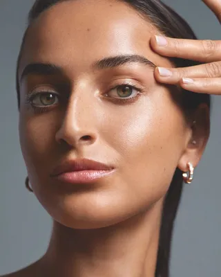 Face taping: Can the viral trick actually make wrinkles disappear? | Vogue  India