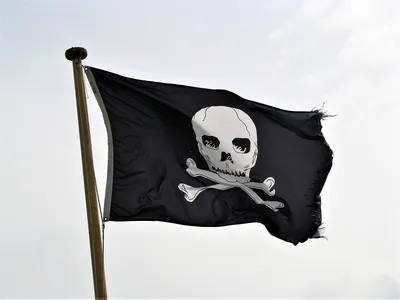 Флаг Пиратский Веселый Роджер 145Х90см НАШФЛАГ Большой Двухсторонний  Уличный - купить в Uni-Store, цена на Мегамаркет