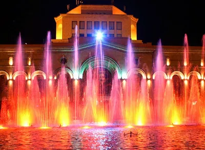 Поющие фонтаны Еревана | Барев Армения Тур