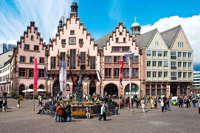 Frankfurt am Maine, Germany cityscape at sunrise Stock Photo - Alamy