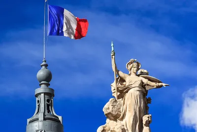 Каковы наиболее значимые символы Франции?