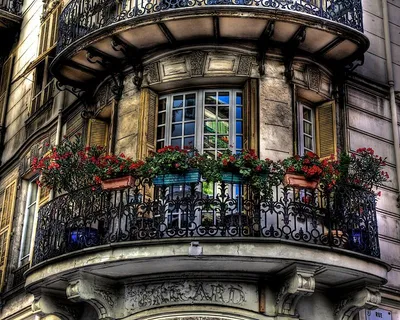 Французский балкон с штарками Стоковое Фото - изображение насчитывающей  закрыно, детали: 57554658