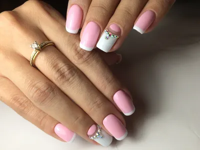 Любимый дизайн наших клиентов - френч со стразами ✨ #Dina♥️LoveNails |  Instagram