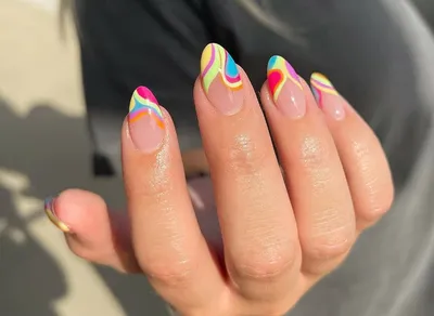 Chic French Tip Nails Designs and Trends for 2022 - Nailuxe