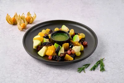 Фруктовый салат с орехами и финиками — рецепт с фото пошагово