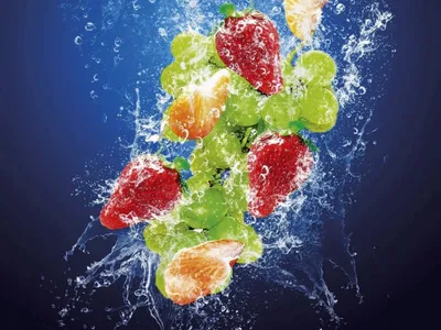 Фотообои Фрукты и ягоды в воде на стену. Купить фотообои Фрукты и ягоды в  воде в интернет-магазине WallArt