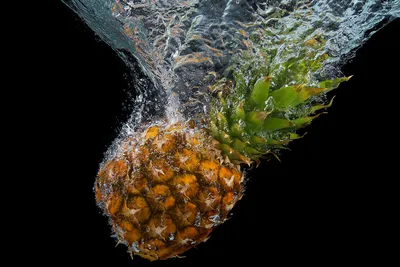 Дольки фруктов в воде - обои для рабочего стола, картинки, фото