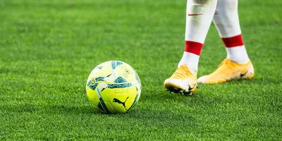 Футбол: на поле только девушки - Онлайн газета “Время”