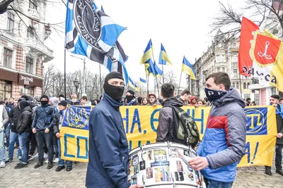 38 футбольных фанатов арестованы за участие в беспорядках - Новости