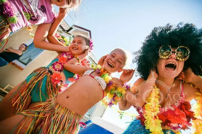 Праздник на теплоходе в стиле гавайской вечеринки