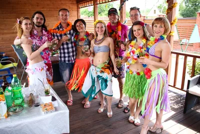 Гавайская вечеринка: сценарий, конкурсы, образы для корпоратива в гавайском  стиле