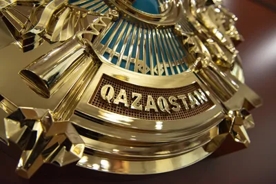 Автор герба Казахстана получил орден из рук Токаева в свой юбилей -  24.03.2022, Sputnik Казахстан