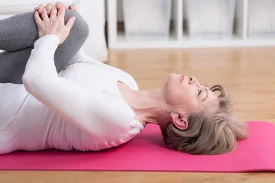 Упражнения при шейном остеохондрозе: лечебная гимнастика, ЛФК и эффективная  зарядка дома