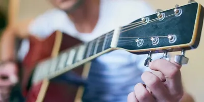 Самые дорогие гитары: 5 инструментов, проданных на аукционах за  баснословные деньги — SAMESOUND