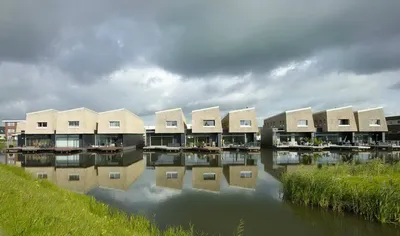 Обои для рабочего стола Амстердам голландия Водный канал Ночные Дома