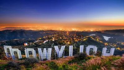 Знак Hollywood Голубом Фоне Неба Всемирно Известная Достопримечательность  Сша Лос – Стоковое редакционное фото © mulevich #255114268