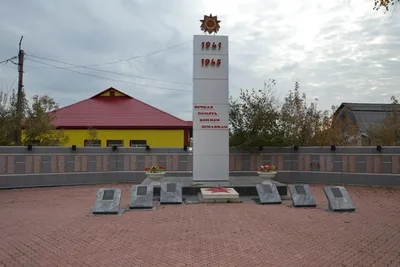 В Голышманово у мемориального комплекса уложат брусчатку и поставят лавочки  - KP.RU