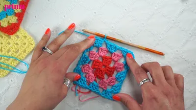 Granny Square Free Crochet Tutorial | EMMA LEITH