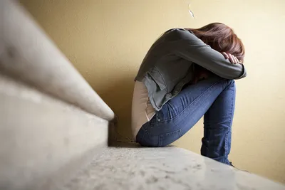 Почему у подростков возникают суицидальные мысли и как им помочь.