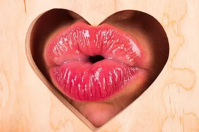 Губы поцелуй: векторные изображения и иллюстрации, которые можно скачать  бесплатно | Freepik
