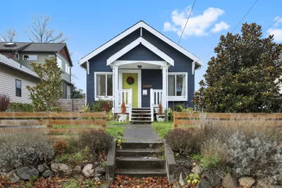 What is a Bungalow House Style? | Redfin