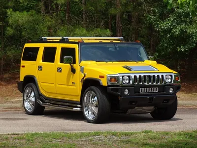 Hummer car yellow hi-res stock photography and images - Alamy