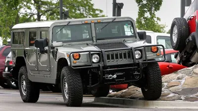 Hummer H1 X3: The World's Largest Hummer H1 is a two-story building on  wheels