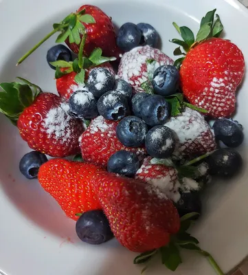 Врач рассказала об опасности при употреблении свежих фруктов и ягод | ИА  “ОнлайнТамбов.ру”