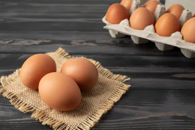 Купить Яйца куриные деревенские ферма Кубанский хуторок в Москве с  доставкой на дом: лучшая цена в PrimeMeat