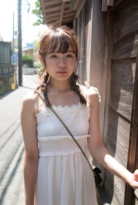 Японская девушка студента в комнате Tatami Стоковое Изображение -  изображение насчитывающей усаживание, форма: 48767845