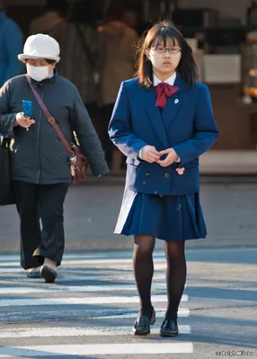 Япония - Японские школьницы на море: правда и вымысел (галерея). Смотрите и  читайте полностью — https://zen.me/1vq7xdx1 #Япония #японки #школьницы  #пляж | Facebook