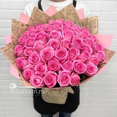 23 ярко-розовые розы (70 см) – купить оптом и в розницу в Москве и  Московской области – Городская База Цветов