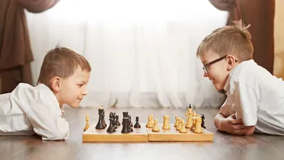 Почему стоит обязательно научить ребенка шахматам - Телеканал «О!»