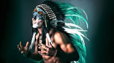 А вы знали, с какой целью мужчины индейцы носили венец из перьев на голове?  | C A E S A R | Дзен