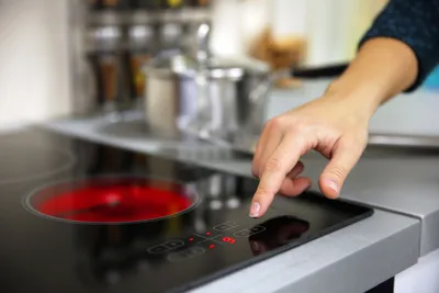 Чем отличается индукционная плита от электрической? | блог TECHNODOM.KZ