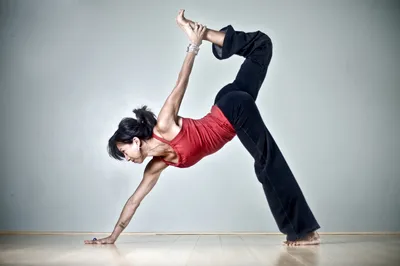 Легкая йога 🔵 Онлайн-курс on Instagram: “Эта поза – отличная альтернатива  для тех, кому недоступны пе… | Йога, Йога для релаксации, Тренировка на все  группы мышц