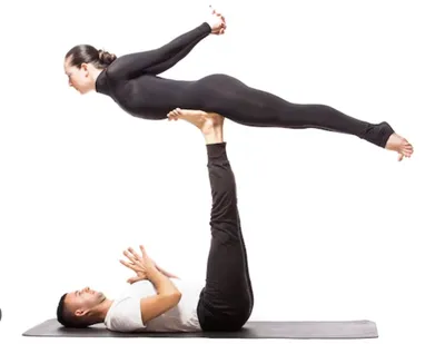 Парная йога | Минский йога клуб Yoga 108