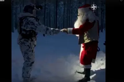Сверим часы: кадры со встречи Деда Мороза и Йоулупукки - 22.12.2018,  Sputnik Абхазия